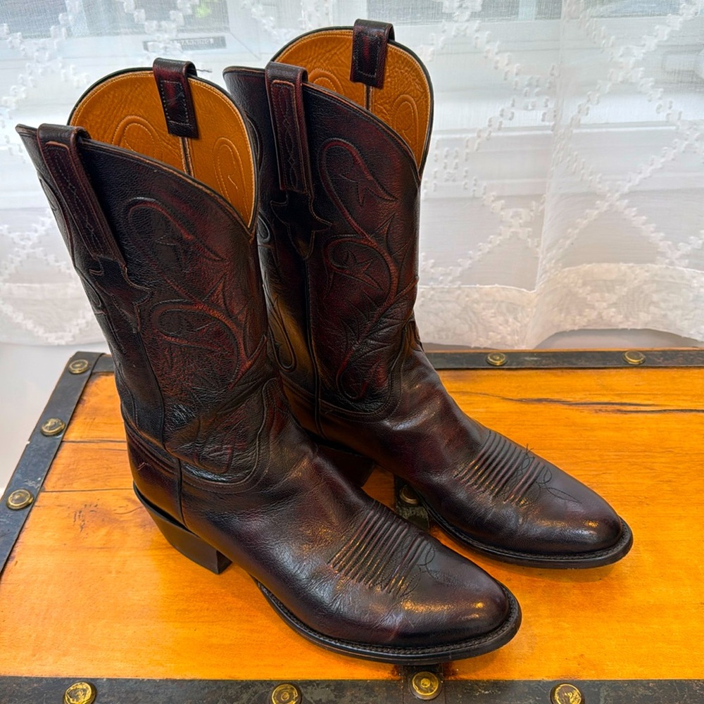 Lucchese Classics - Black Cherry 11D